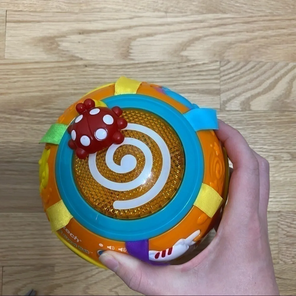 V-tech Move & Crawl Ball Toy Music Buttons Baby
